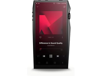 Elől nézet egy Astell&Kern SP4000 audiofil lejáratú fekete alumínium testű eszközről, szögletes házzal, nagy érintőképernyővel az elülső felületen és recés hangszereglő gombbal a jobb oldalon