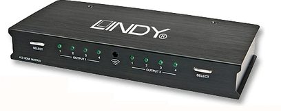 HDMI-switch og -splitter fra Lindy 38043 med 4 indgange og 2 udgange, set forfra, med knapper, indikatorer og tilslutningsporte