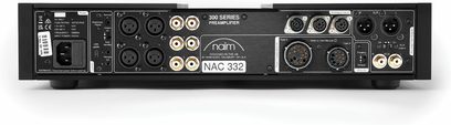 Naim Audio NAC 332 preamplificator stereo, fațadă din metal periat negru, conectori IEC Power, prize DIN multipin, XLR 3 pini, RCA placate cu aur, selector masă flotantă/default/ground, inscripționare albă, vedere din spate
