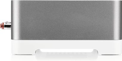 Sonos CONNECT:AMP stereo hifi-versterker in zilver, close-up vooraanzicht met minimalistische voorkant en rode knop