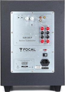Aktiv baskabin Focal SUB 300 P, set forfra, sort front med kontroller, knapper og stik