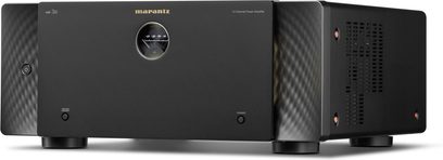 Багатоканальний потужний підсилювач Marantz AMP 20 чорного матового металевого кольору, вид з правого переднього тричвертного ракурсу, гладка передня панель з центральним круглим індикатором рівня сигналу, дискретна кнопка живлення зліва та текстуровані бічні панелі