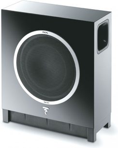 Subwoofer Focal Sub Air černý, pohled zepředu, kulatá černá mřížka, lesklá černá čelní strana, bílé logo vpravo dole