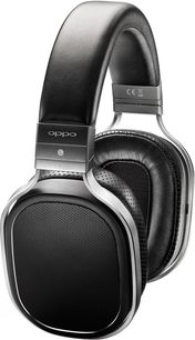 Åbent hi-fi hovedsæt OPPO PM-2 EU i sort læder, med sølvfarvede metalbøjle og ørekopper, set fra venstre profil