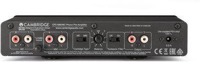 Cambridge Audio CP2 sort forstærker, frontvisning, 2 drejeknopper, 3 RCA-stik, 1 strømstik, 1 afbryder