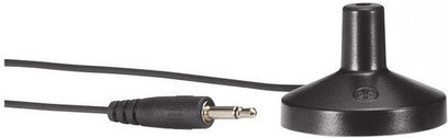 Juoda FM antena ir 3,5 mm ausinių lizdas, matomas iš priekio ir šono, ant balto fono