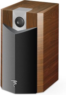 Focal Chorus 705 V bogreolhøjttaler i venge, set forfra, mørkt træhøjttaler, sort diskant, sort gitter