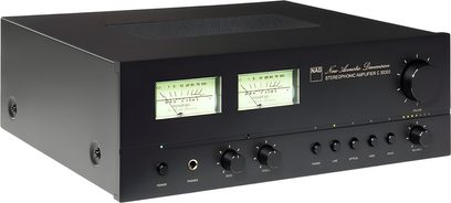 Ampli hi-fi intégré stéréo NAD C3030S noir, vue de trois-quarts avant avec deux vu-mètres rétroéclairés et boutons en façade