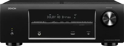 Denon AVR-X500 sort home cinema-forstærker, set forfra, sort front med blåt display, sølvfarvede knapper og drejeknap, USB-port, hovedtelefonstik
