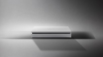 RSA780 high-fidelity Rose CD player, front view, in brushed silver metal, elongated rectangular shape, sleek and minimalist design