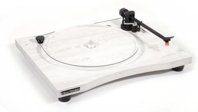 New Horizon 129 witte platenspeler, bovenaanzicht, zwarte toonarm, witte gegroefd ronde platenplaat, zwarte knoppen en schakelaar