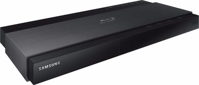 Samsung BD-J7500 4K sort Blu-ray-afspiller, kompakt, minimalistisk front, set fra tre kvarter på sort baggrund