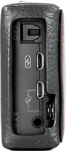 Husă din piele neagră Chord Electronics pentru Mojo 2, vedere frontală, porturi USB și mufă pentru căști vizibile