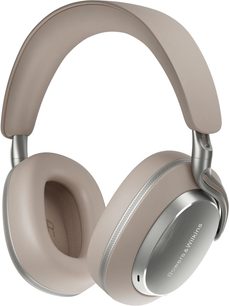Bezdrátová sluchátka Bowers & Wilkins Px8 S2 v béžové barvě, oválné mušle z kartáčovaného kovu a polstrované náušníky, pohled ze tří čtvrtin