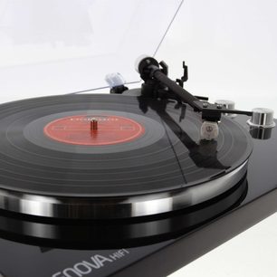 Enova Vision 3 USB sort pladespiller, tonarm med pickup, sort pladebakke, tæt ovenfra-billede