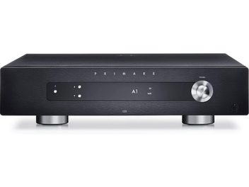 Primare I25 DAC črni stereo hi-fi ojačevalnik, sprednji pogled, mat črna sprednja plošča s srebrnimi gumbi in vrtljivim gumbom, modra LED prikazovalnik