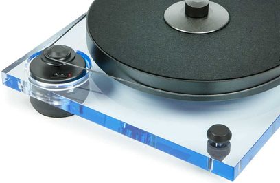 Pro-Ject 2Xperience Primary Acrylic turntable, blue, top-down view, transparent blue acrylic platter, black tonearm and cartridge