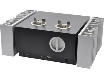 Стерео hi-fi підсилювач Pathos InPol Remix MkII матовий чорний, вигляд спереду, чорна передня панель із центральною сріблястою обертовою ручкою