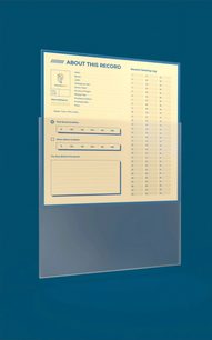 Transparente äußere HumminGuru V.2-Schutzhülle für Schallplatte, Vorderansicht mit eingelegter Sammelkarte