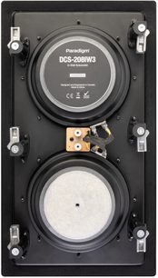 Wbudowany subwoofer DCS-208IW3 z 2 czarnymi głośnikami okrągłymi, czarną prostokątną ramką, widocznymi złączami