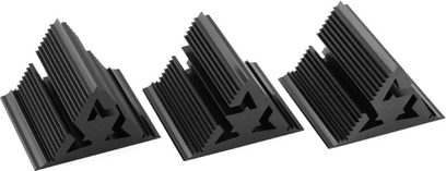 Tre sorte pyramideformede vingeribber vibrationsdæmpere, model "Fractal 7" fra "Cold Ray", set forfra