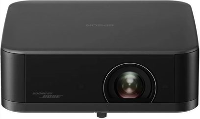 Epson EF-62B must projektor eestvaates objektiivi ja Sound by Bose logoga esipaneelil
