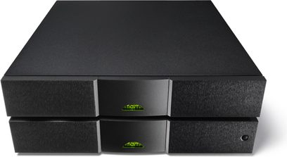 Naim Audio NAP 300 sort effektforstærker, set forfra, to grønne knapper, fire fødder, rektangulær form