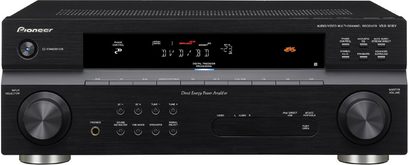 Pioneer VSX-918V sort hjemmebiografsforstærker, frontpanel med knapper, drejeknapper, display, hovedtelefon- og mikrofonindgange