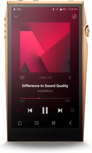 Lettore audiophile Astell&Kern SP3000T in rame, vista frontale, schermo tattile che mostra un'interfaccia musicale, pulsanti laterali
