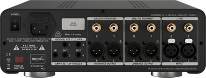 Aktivni avdio filter SPL Crossover Mk2 črn, pogled od zadaj s priključki XLR, stereo izhodi highpass in lowpass