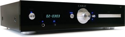 Carat I57 MK2 højfidelitetssystem i sort, frontvisning, blå skærm, sølvfarvede knapper, hovedtelefonstik og USB-port på forsiden