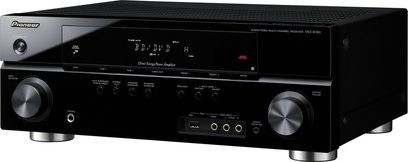 Pioneer VSX-819H sort hjemmebiografsforstærker, set forfra, blå skærm, knapper og stik på forsiden