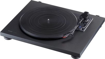 TEAC TN-180BT sort pladespiller, set ovenfra, rund pladespindel, tonarm med pickup, mat sort finish