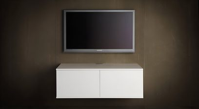 Mobile audio-video Unnu Classic Series Modello 220, bianco in legno, due ante senza maniglie, vista frontale, montaggio a parete