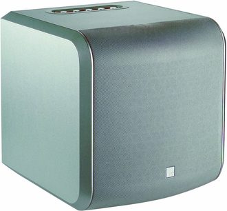 Bowers & Wilkins AS2 kubisk lysegrå subwoofer, sort gitter på forsiden, sølvfarvet logo nederst til højre