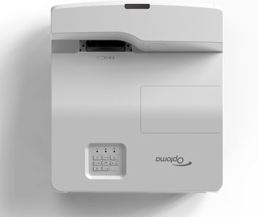Optoma HD35UST hvid videoprojektor, set forfra, med linse, sensor, numerisk tastatur og logo