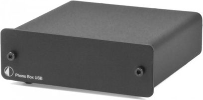 Pro-Ject Phono Box USB DC sort forforstærker, rektangulært mat sort kabinet, frontpanel med stik og drejeknap