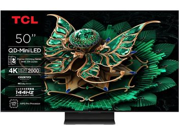 Vysokodefiničný televízor TCL 50C7K v čiernej farbe s tenkým kovovým rámom, pohľad spredu, plochá 50-palcová QD-Mini LED obrazovka zobrazujúca zeleno-zlatý dekoratívny motív a technické informácie na ľavej strane, umiestnený na centrálnom kovovom podstavci