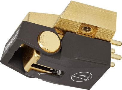 Gramofonová přenoska Audio Technica AT-VM750xSH antracitově šedá a zlatá, pohled zešikma, viditelný hrot přenosky