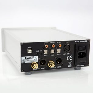 Convertitore audio DAC 3D Lab Nano DAC V5 nero, vista frontale, connettori audio analogici e digitali, prodotto in Francia
