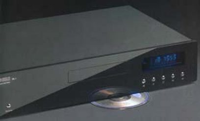 EERA DL2 sort CD-afspiller, tæt forfra, blåt digitalt display, CD-bakke lukket, 6 sølvfarvede knapper