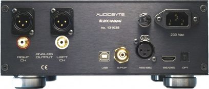 Audiobyte Black Dragon nr. T3103B audio DAC-konverter, bagside, top view, audio- og strømstik