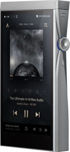 Astell&Kern SE180 sølvfarvet audiofil musikafspiller, set forfra, med skærm der viser et billede af Månen og afspilningsknapper