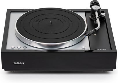 Hi-fi turntable TD 1601 with TP 160 black, front view at a slightly downward angle, black circular platter, silver tonearm