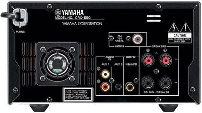 Yamaha MCR-550 sort hi-fi minianlæg, set forfra, med højttalere, knapper og audio-stik på forsiden