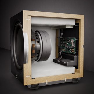 Subwoofer-Gehäuse im Querschnitt, das einen runden Lautsprecher, eine innere Holzstruktur, eine Leiterplatte und elektronische Bauteile zeigt