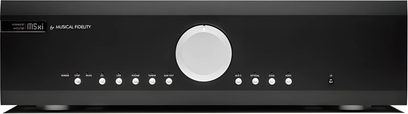 Musical Fidelity M5xi sort integreret stereoforstærker, stor sølvfarvet volumenkontrol og valgknapper på frontpanelet