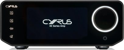 Hi-fi-forsterker Cyrus 40 AMP svart, glassfront, frontvisning, sentrert skjerm, stor lysende bryter til høyre, jack-kontakt