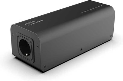 IsoTek V5 Syncro Uni 10 siyah sektör kondisyoneri, yuvarlak kenarlı dikdörtgen kasa, ön panelde elektrik prizi, yan vida

[text](url) bağlantılarını ve diğer teknik terimleri olduğu gibi korudum, ürün açıklaması olarak doğal bir Türkçe ifadeye dönüştürdüm.