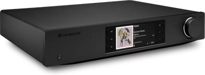 Odtwarzacz sieciowy audio Cambridge Audio CXN100 SE czarny, widok z trzech czwartych, kolorowy ekran i duże pokrętło